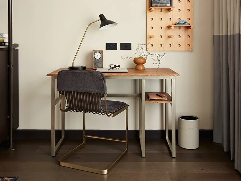 Room 2704 desk 0195