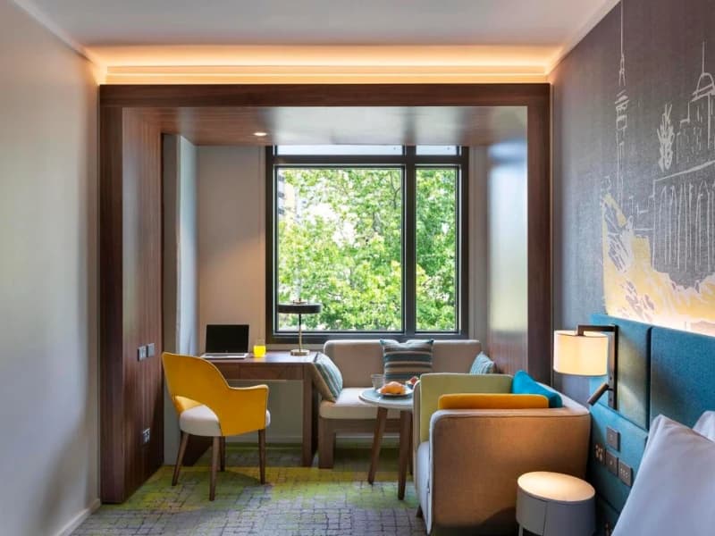 Mercure queen street 10