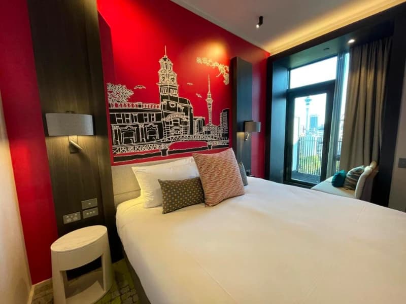 Mercure queen street 12