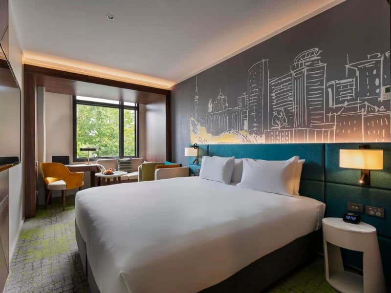Mercure queen street 15