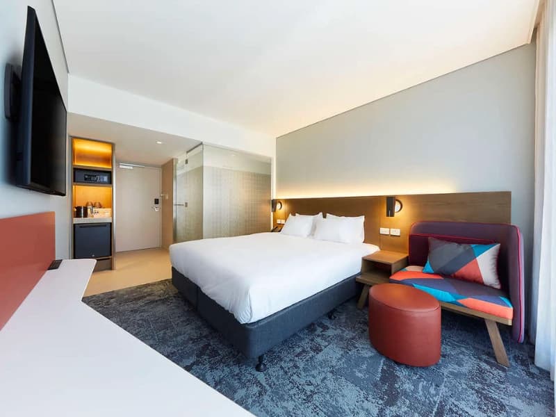Holiday inn express auckland 10
