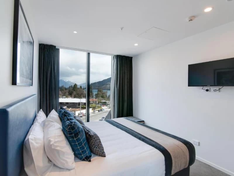 Ramada queenstown central 14