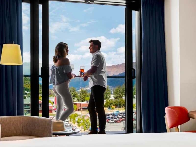 Holiday inn remarkables 14