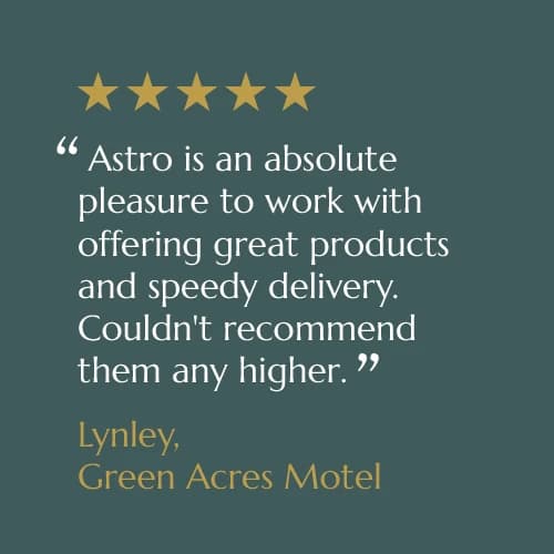 Five-star customer review card from Lynley, Green Acres Motel