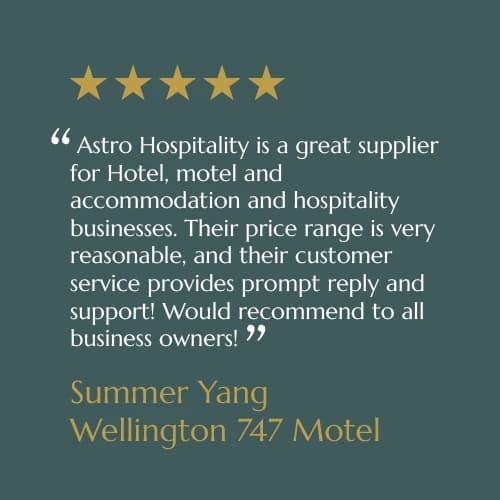 Five-star customer review card from Summer Yang, Wellington 747 Motel